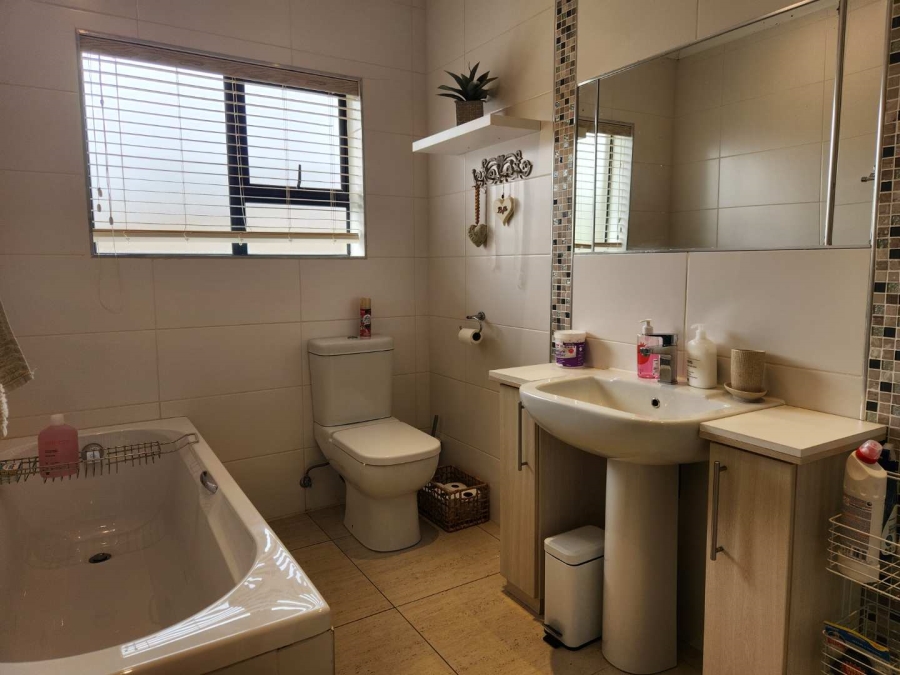 3 Bedroom Property for Sale in Monte Christo Western Cape